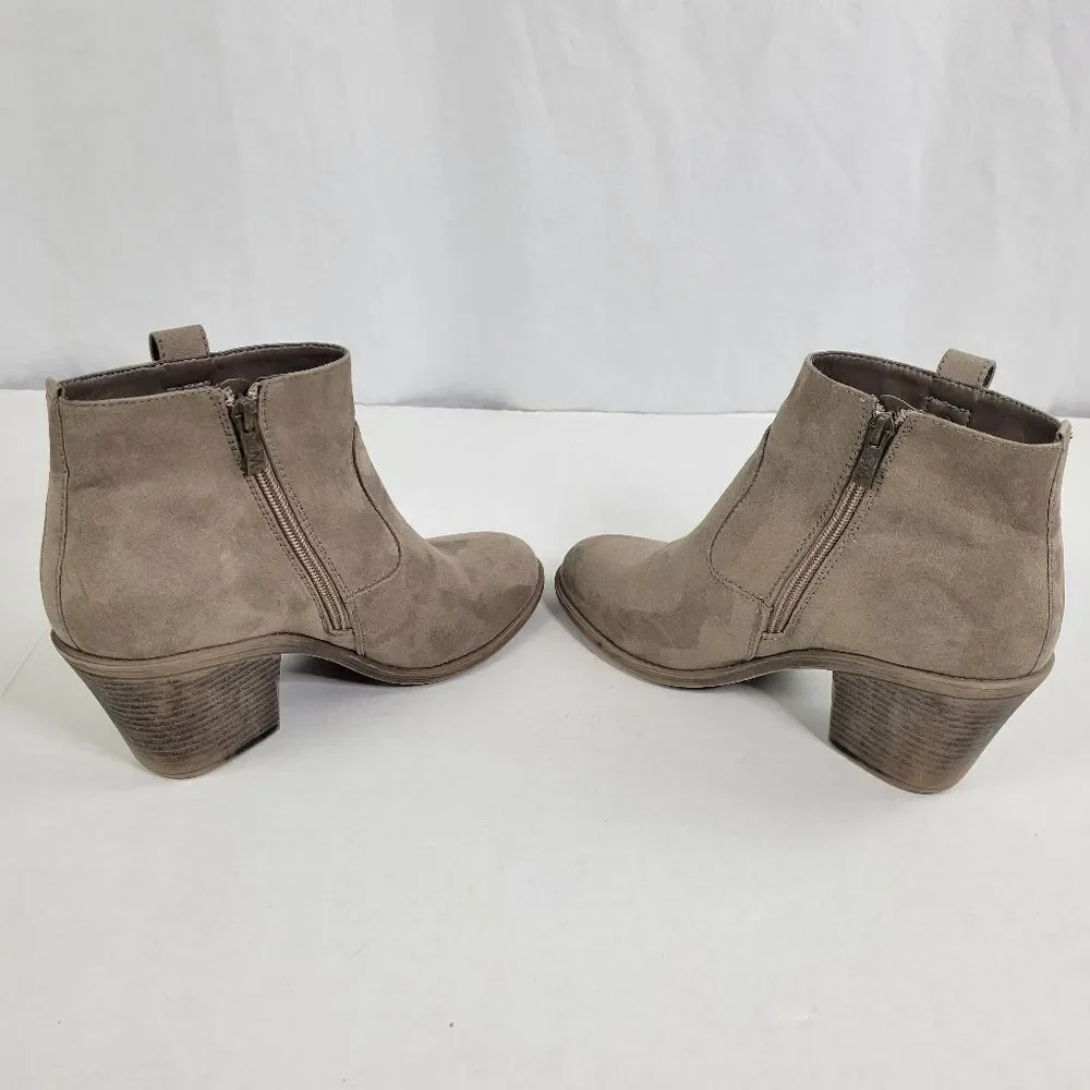 Chelsea Moreland Ankle Booties Taupe Side Zip Chunky‎ Heel Boots Casual